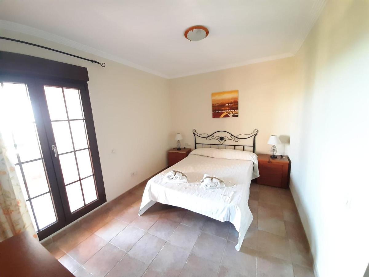 Apartamento 2 Dormitorios.Urb Playa Verde Isla Canela Exteriör bild